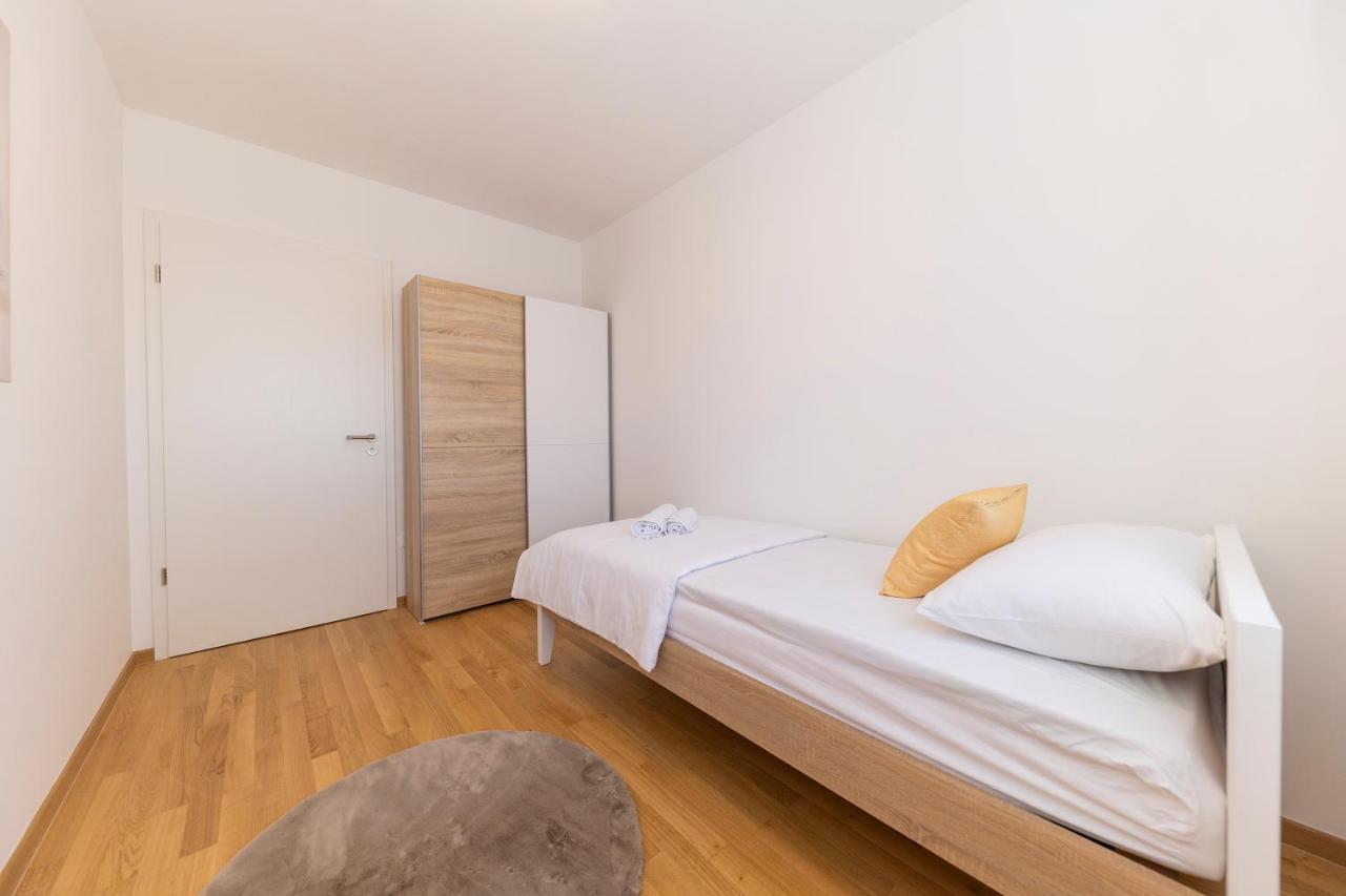 Apartment Diadora Zadar Exterior photo